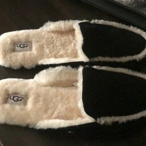 UGG Lane black suede slippers size 8.5 EU39